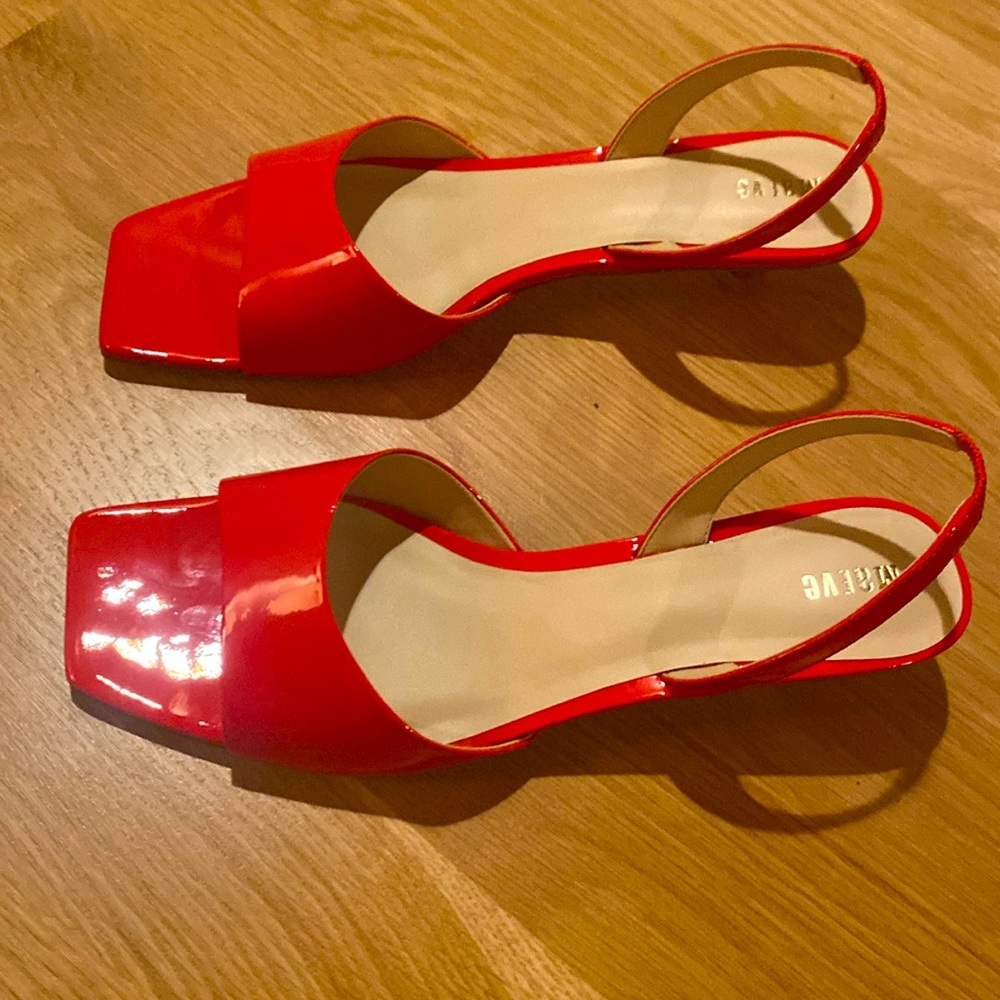 New mauve kitten heeled shoes